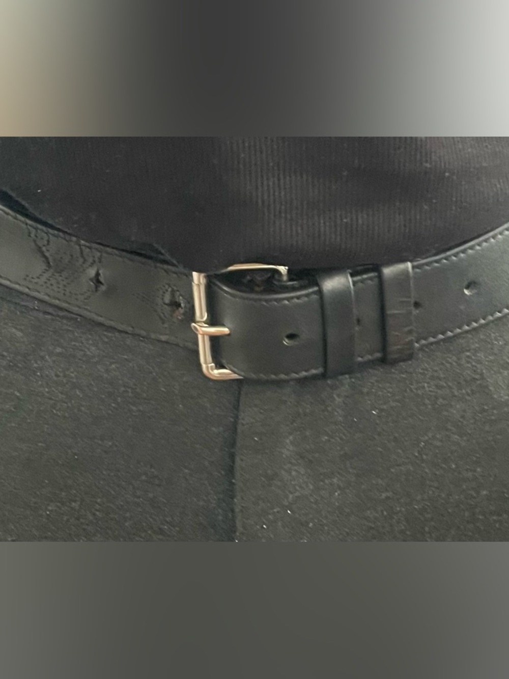 Authentic Louis Vuitton Men's Black Leather Belt with Silver Buckle - Picture 4 of 5